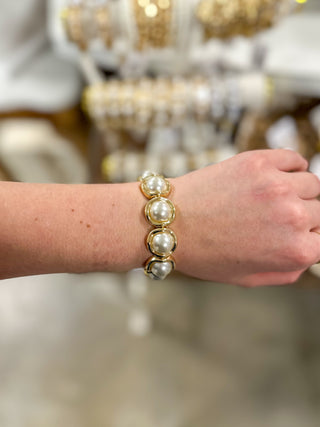 Gold Circle W/ Pearl Stretch Bracelets