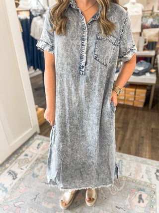 Midi Mae Washed Denim Sleeveless Collared Button-Down Shirt Midi Dress