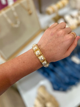 Gold Square W/ Pearl Stretch Bracelet