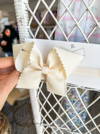 Ivory Classic Scalloped Headband Bow
