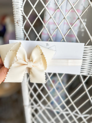 Ivory Classic Scalloped Headband Bow