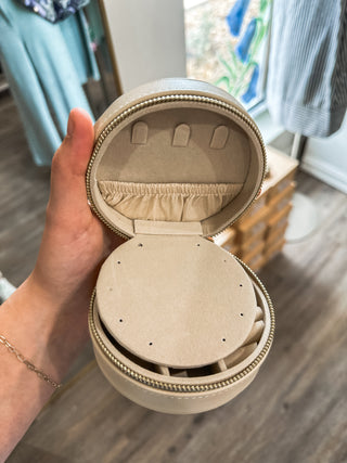 Ivory Weekend Getaway Leather Jewelry Case