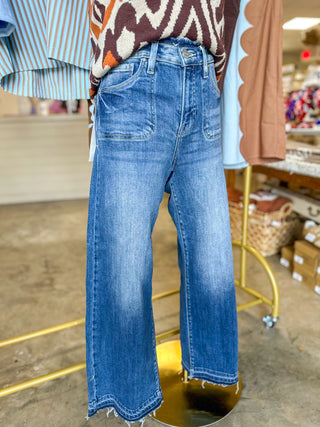 Bri Medium Wash High Rise Crop Wide Pockets&Frayed Edge Risen Denim Jeans
