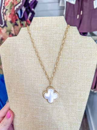 Gold Chain Necklace W/ Pearl & Gold Clover