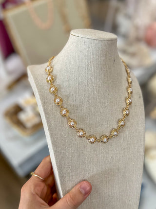 Aella Hammered Pearl Necklace Gold - Caroline Hill Jewlery