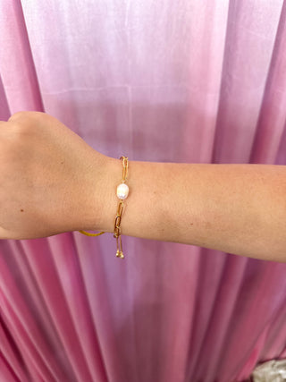 Eden Gold Chain W/ White Single Pearl Bracelet