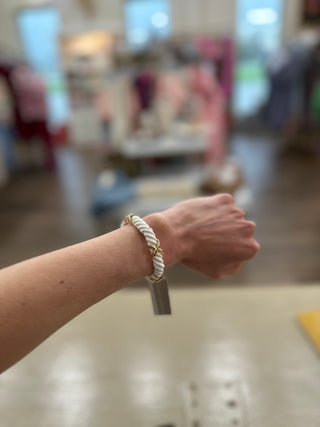 White & Gold Criss Cross Accent Stretch Bracelet