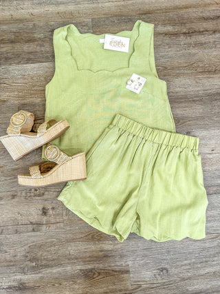 SET Light Kiwi Square Neck W/ Scallop Trim Woven Shorts & Top