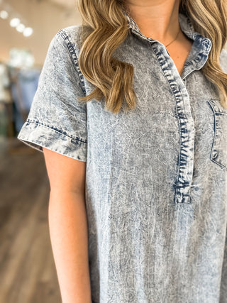 Midi Mae Washed Denim Sleeveless Collared Button-Down Shirt Midi Dress