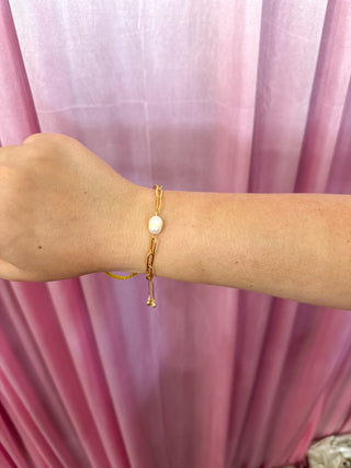 Eden Gold Chain W/ White Single Pearl Bracelet