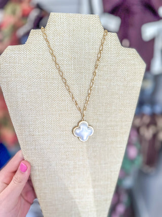 Gold Chain Necklace W/ Pearl & Gold Clover