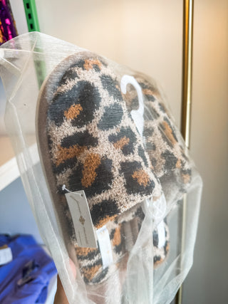 Traditional Leopard Closed Toe Slippers