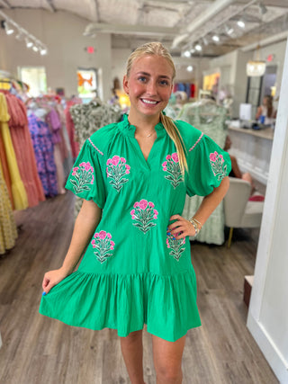 kelly green mini dress Endless Rose Size Chart XS S M L XL Numeric Size 0/2 4/6 8/10 12/14 16/18 Bust (in) 31 Bloom & Swoon Floral Garden