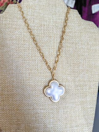 Gold Chain Necklace W/ Pearl & Gold Clover