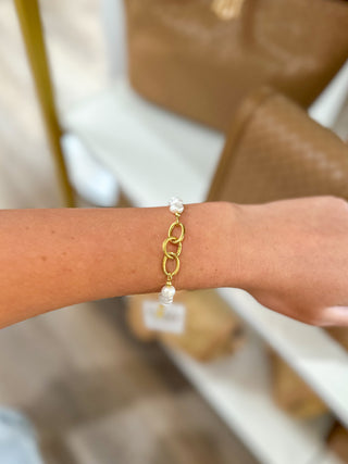 Linked In Luxury Pearl Bracelet