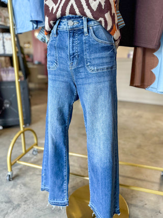 Bri Medium Wash High Rise Crop Wide Pockets&Frayed Edge Risen Denim Jeans