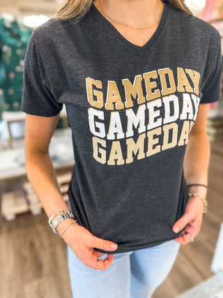 Black & Gold Game Day Wave T-Shirt - Everyday EDEN Boutique & Gifts