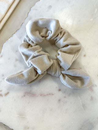 Cream Pearl Velvet Scrunchie Set - Everyday EDEN Boutique & Gifts